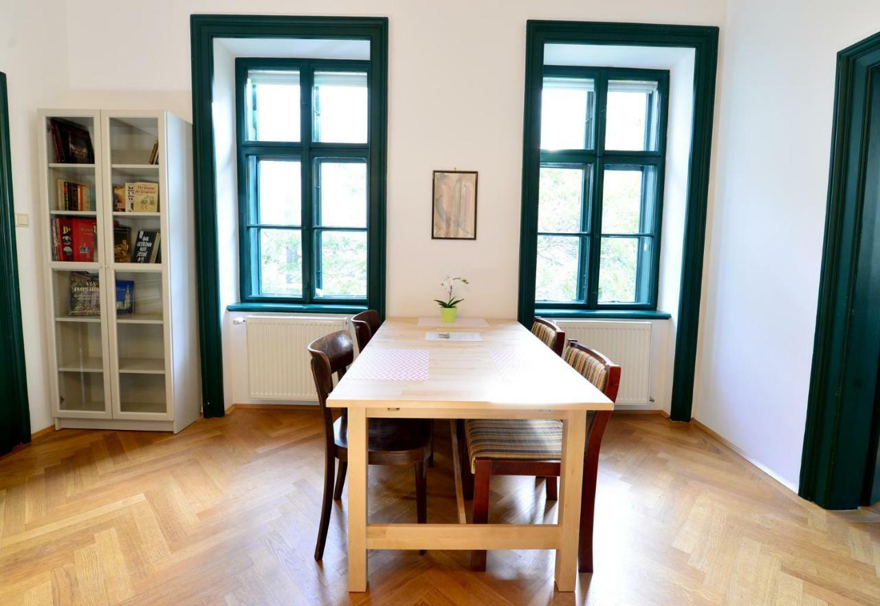 Quiet & Green, With Terrace Apartment