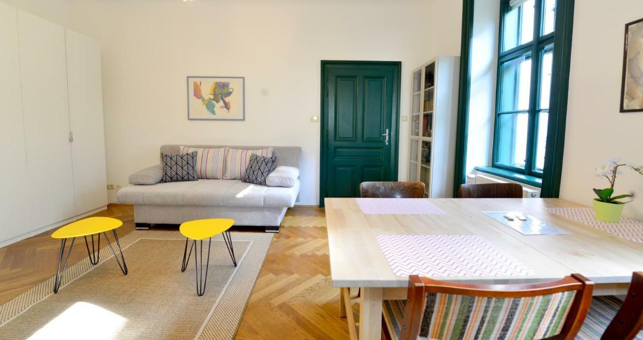 Quiet & Green, With Terrace Apartment Vienna